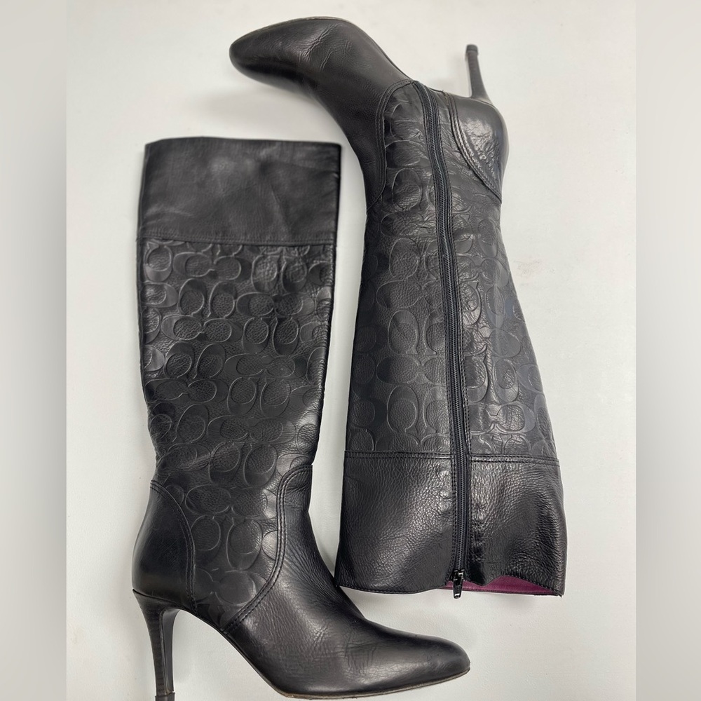 COACH Elitta Embossed Signature C Knee High Soft Leather Quiet Luxury Boots 7.5